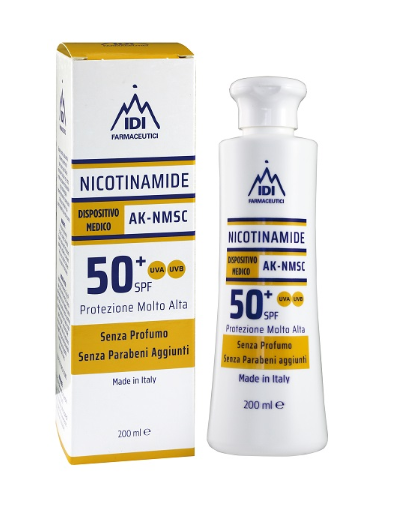 NICOTINAMIDE AK-NMSC 50+SPF PROTEZIONE MOLTO ALTA 200 ML