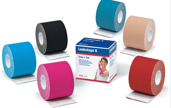 BENDA ADESIVA LEUKOTAPE K PER TAPING FISIOTERAPICO LARGHEZZA 2,5 CM LUNGHEZZA 5 M COLORE ROSA IN ROTOLO